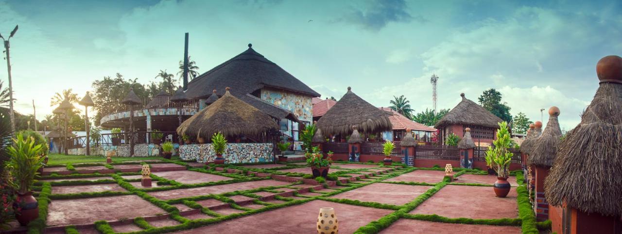 קומסי Ike'S Cultural Village מראה חיצוני תמונה